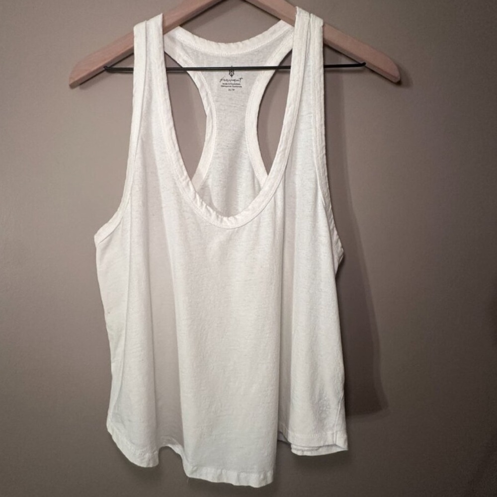 Women's XS Free People Movement White Tank Top Racerback Vneck
